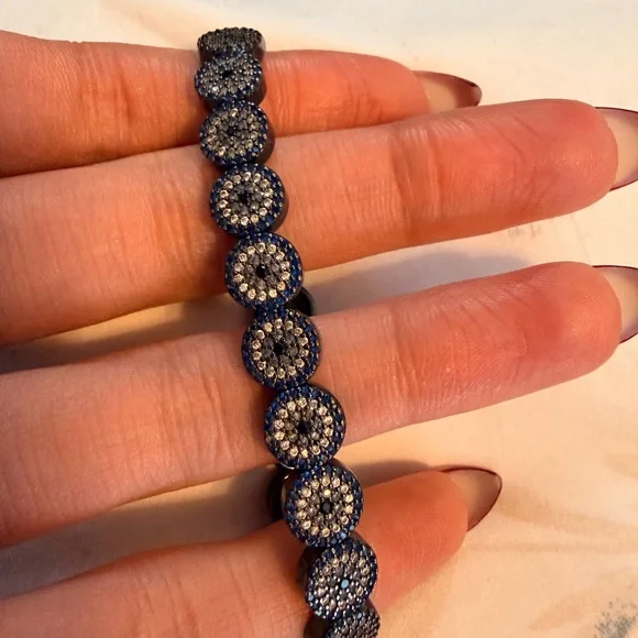 Lisa Gozlan Bracelet - Picture 2 of 4